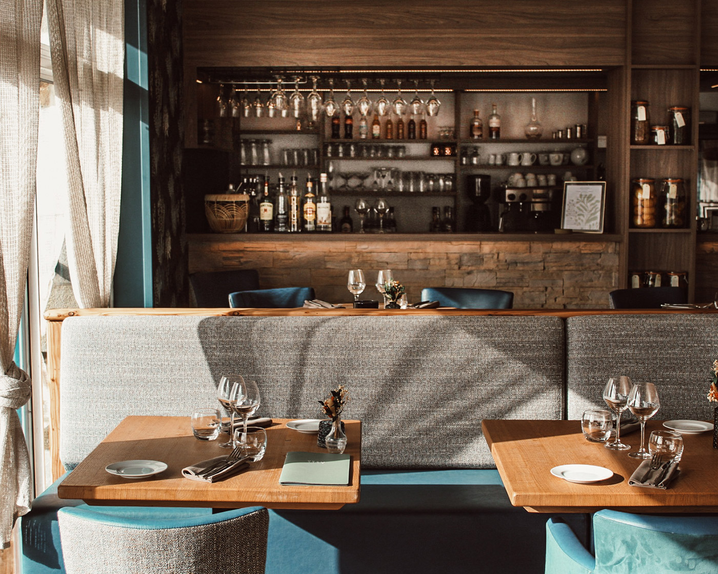 Notre restaurant vous offre une carte de qualité avec une vue imprenable sur le port de Ploumanac'h